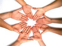 Een circel van handen