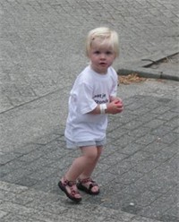 Kleine deelnemer Hartedroom sportdag